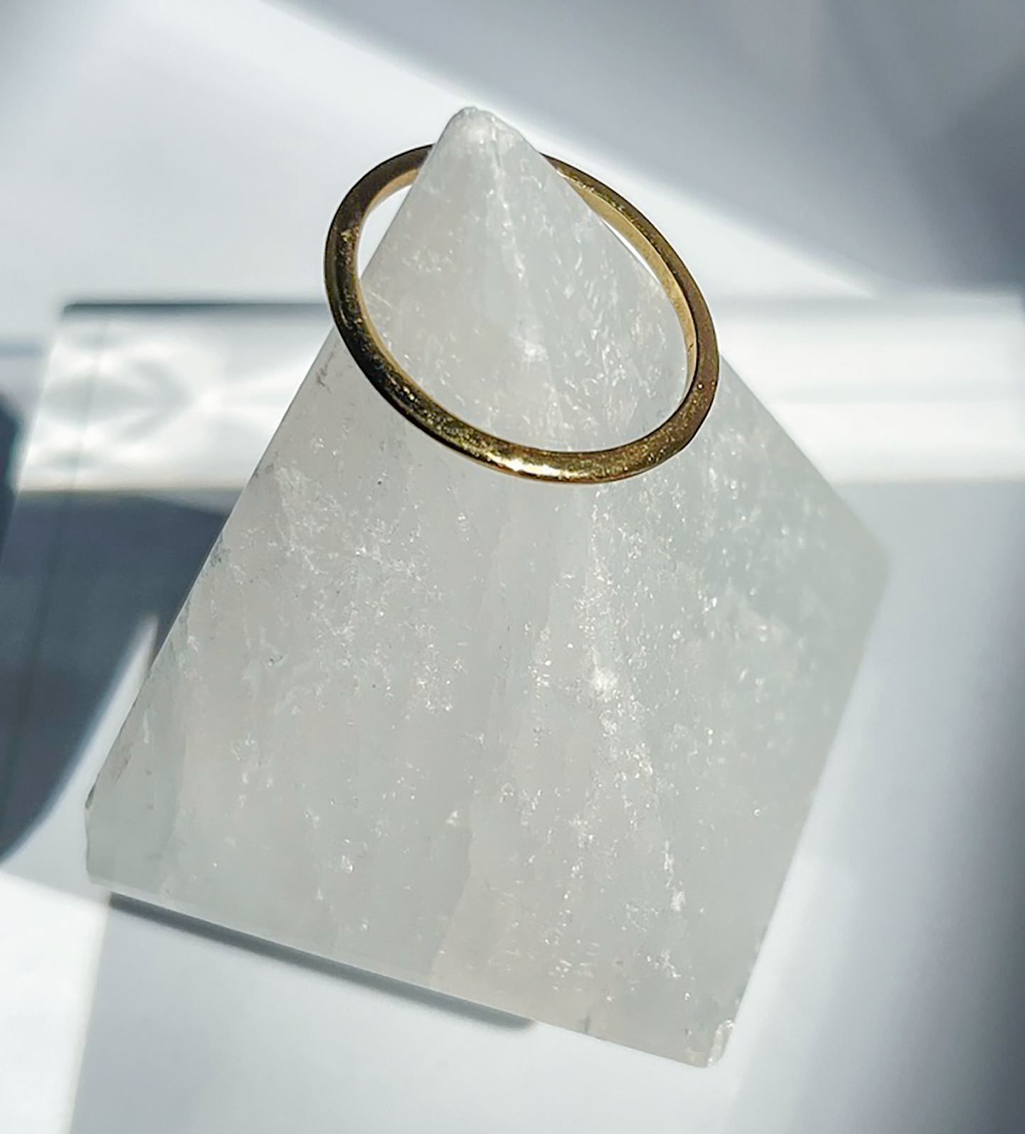 1.5 mm Halo Midi Half Round Band in 14K Gold