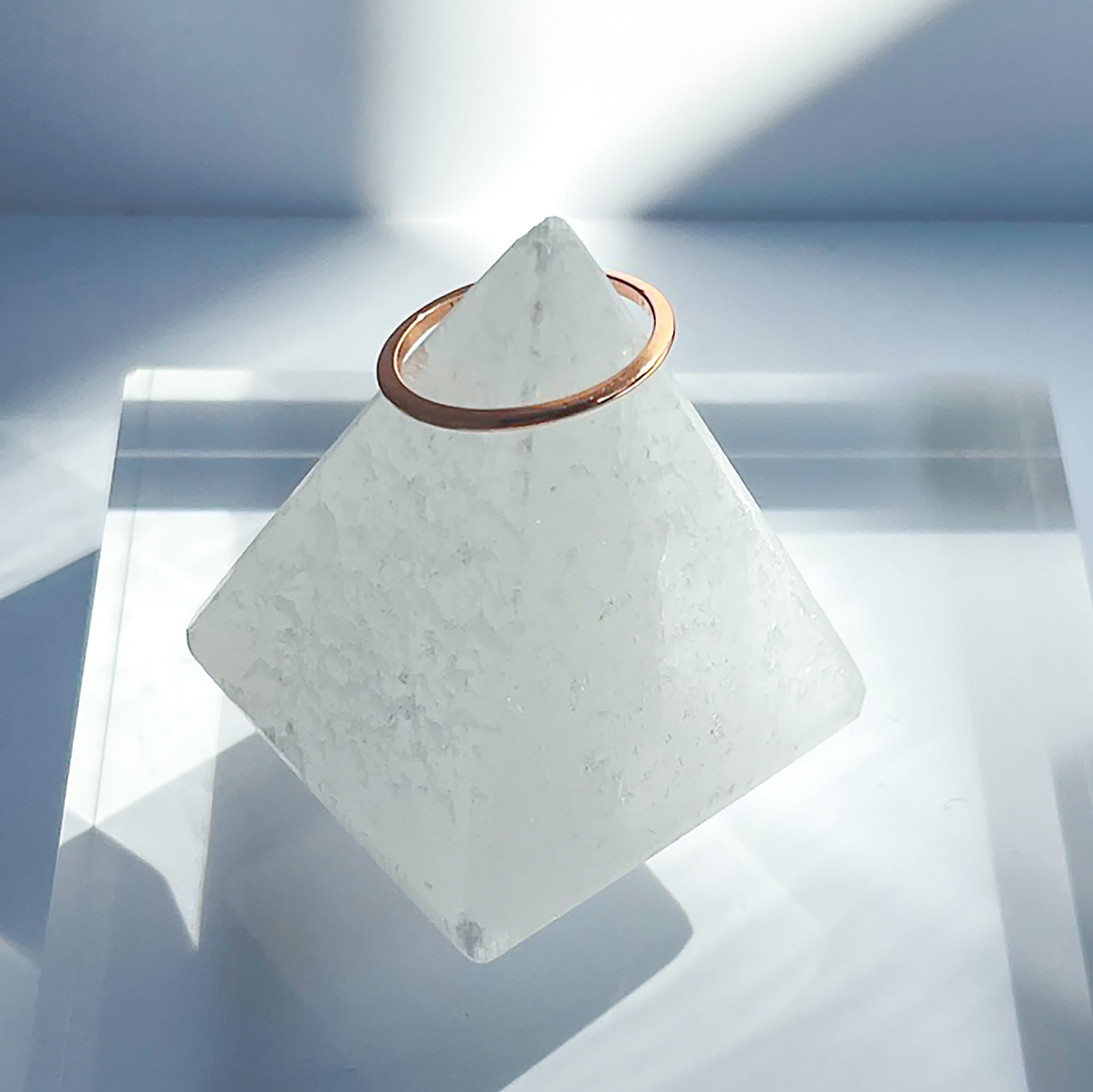 1.5 mm Halo Midi Half Round Band in 14K Gold