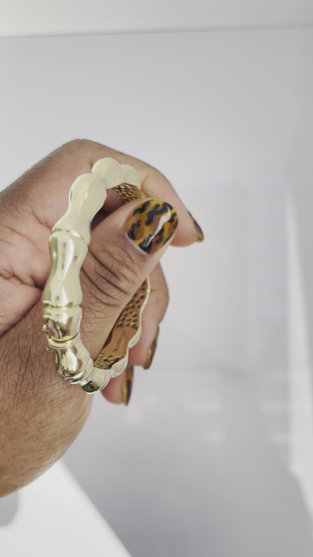 video of the bamboo bangle bracelet