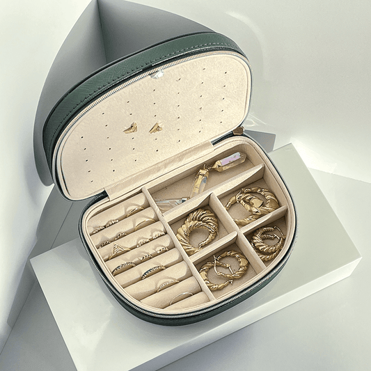 A Vibe Travel Jewelry Case